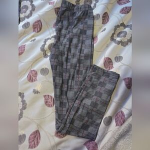 Just Cozy Soft Leggings Checkered - Black, Gray, Red - Size M/L NWT
